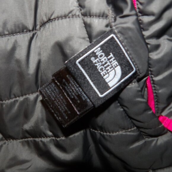 The North Face Girls Flawed Reversible Jacket Sz L 14/16 GIRLS - Picture 9 of 10